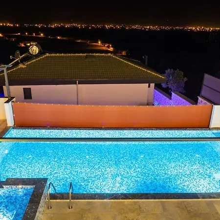 Sira Villa