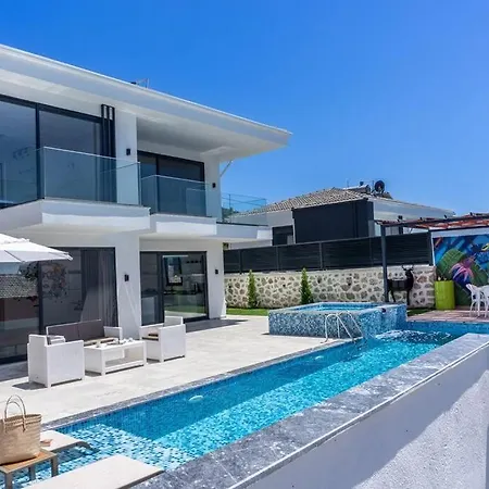 Sira Villa *