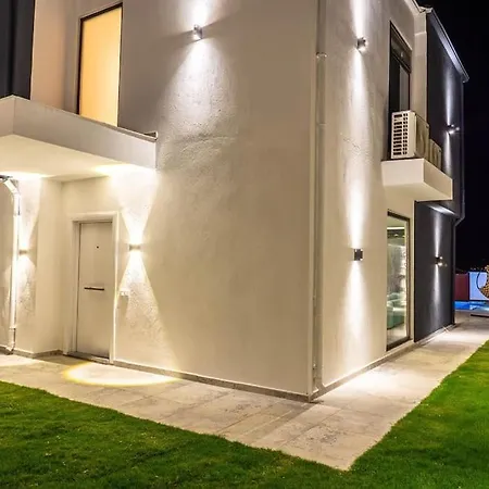 Villa Sira